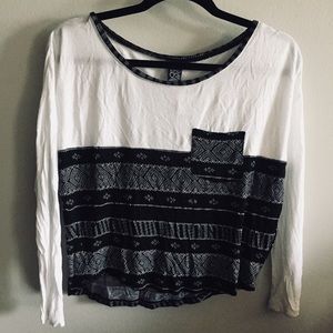Tribal long sleeve pocket tee